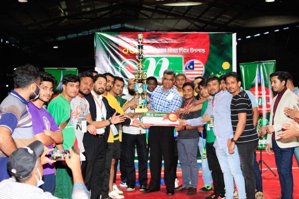 মালয়েশিয়ায় প্রবাসী বাংলাদেশিদের নিয়ে ফুটসাল টুর্নামেন্টে চ্যাম্পিয়ান  ইলেভেন কক্সবাজার