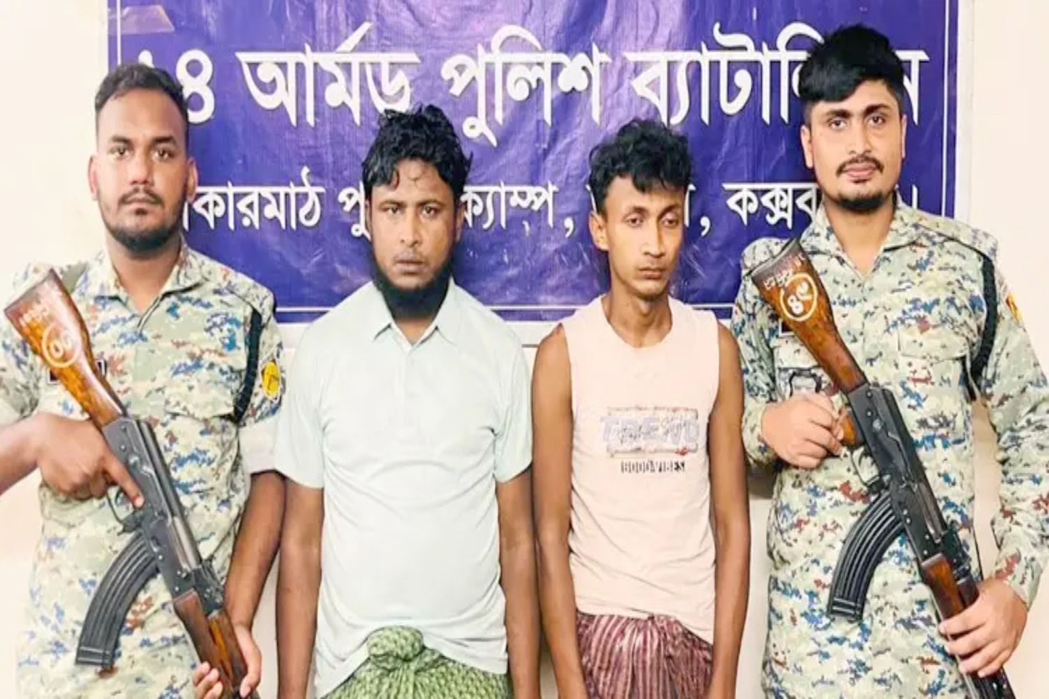 রোহিঙ্গা ক্যাম্প থেকে আরসা কমান্ডারসহ আটক ২