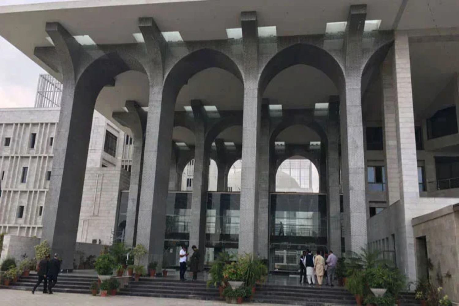 রাজপথ দখলের অধিকার কোনো দলের নেই